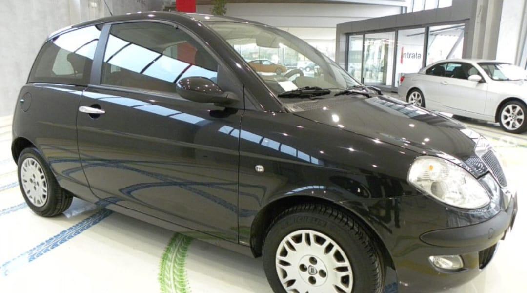 Lancia Ypsilon 1.2 Argento 44KW NEOPATENTATI