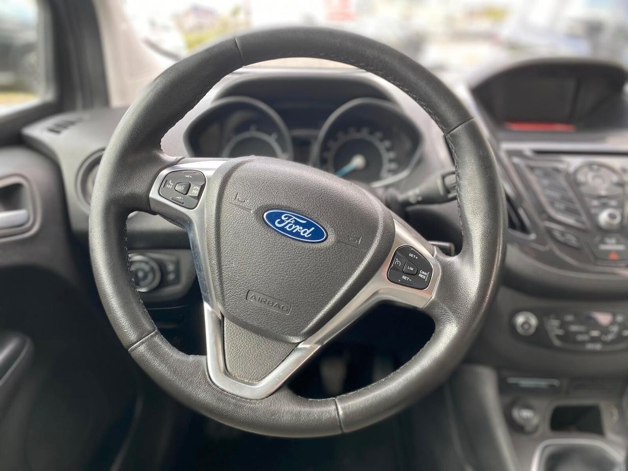 Ford Tourneo Connect 1.5 TDCi 120 CV Titanium