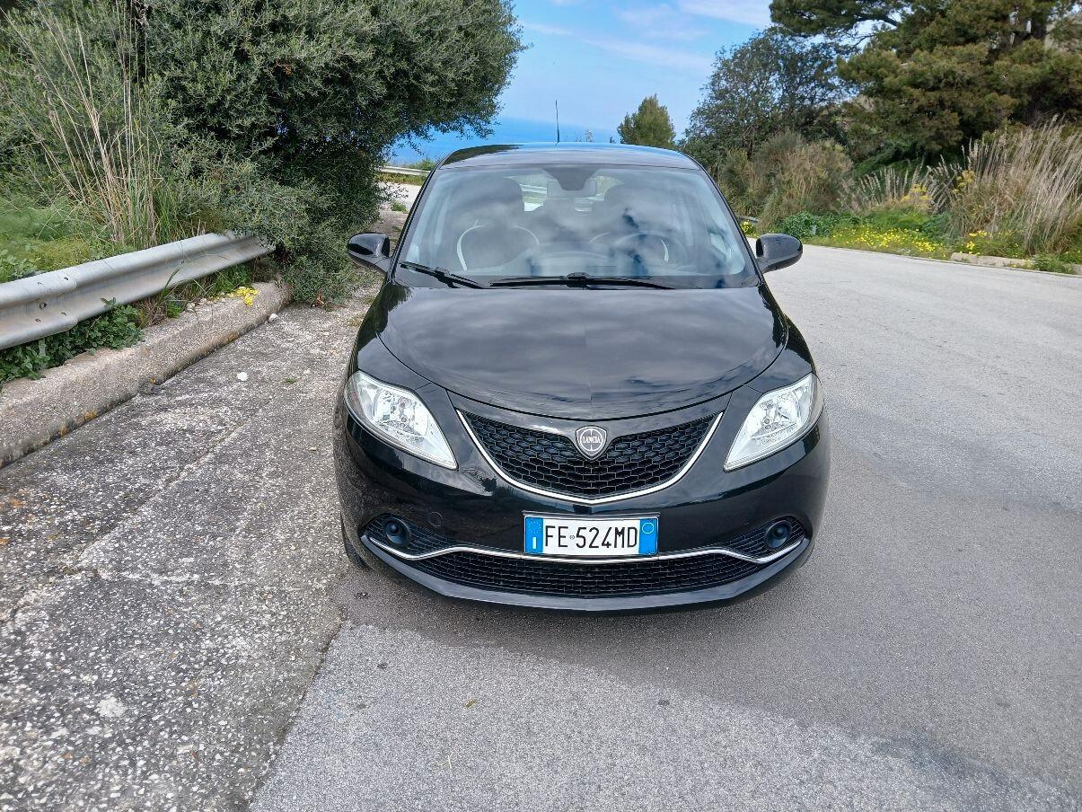 Lancia Ypsilon 1.2 Gold 5 Posti