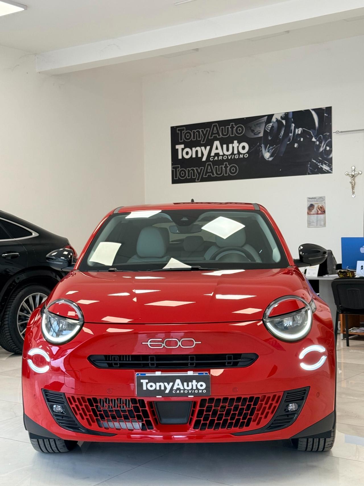 Fiat 600 1.2 hybrid La Prima auto NAVI,TELECAMERA 360,PELLE CHIAR,APPLE CARPLAY,VIRTUAL COCKPIT,ANDROID AUTO,