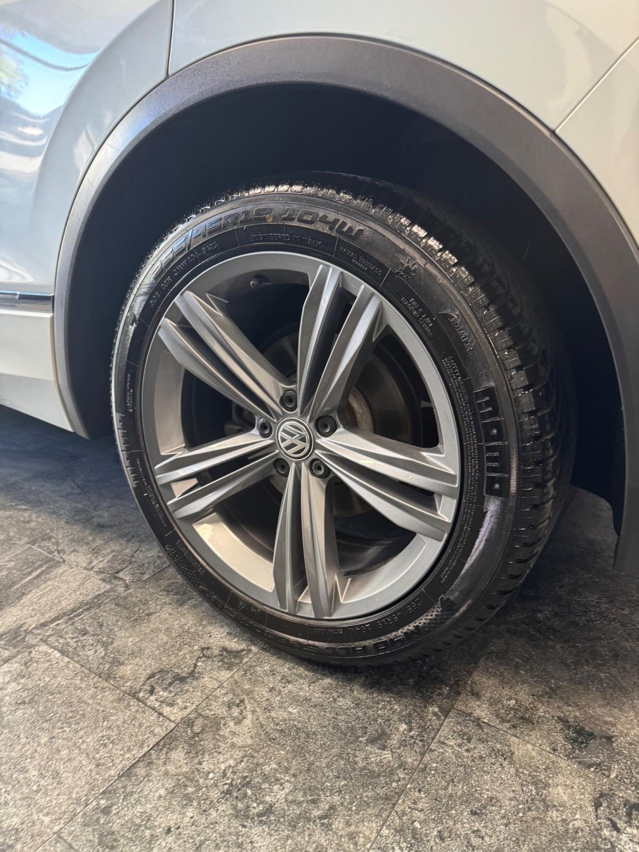 VW TIGUAN 2.0 TDI 150 CV R LINE TETTO APRIBILE