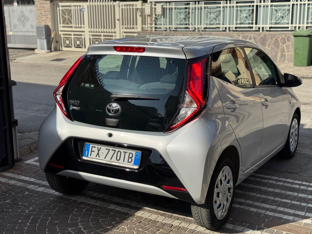 Toyota Aygo 1.0 VVT-i 72 CV 5 porte x-play