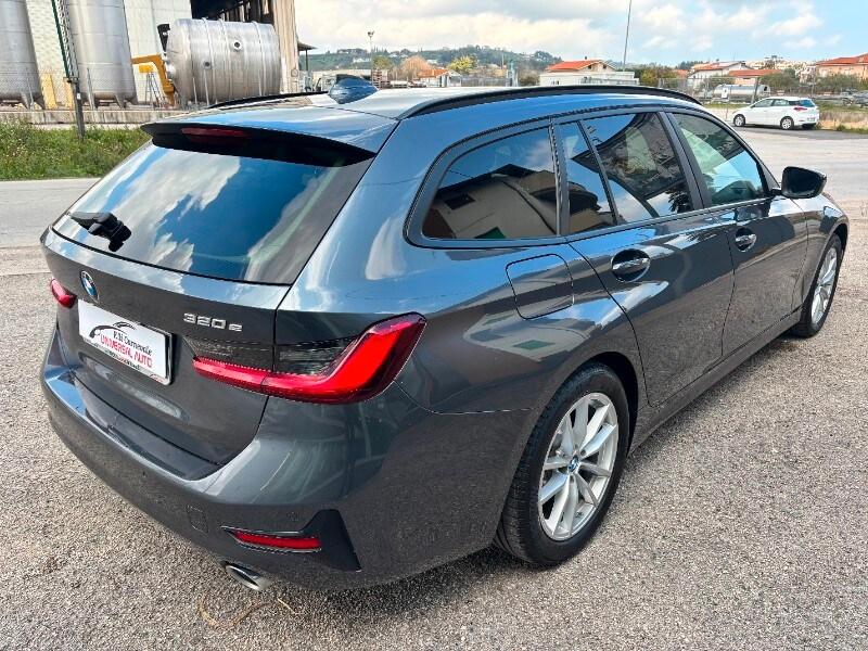 BMW Serie 3(G20/1-80/1) 320e Touring Business A...