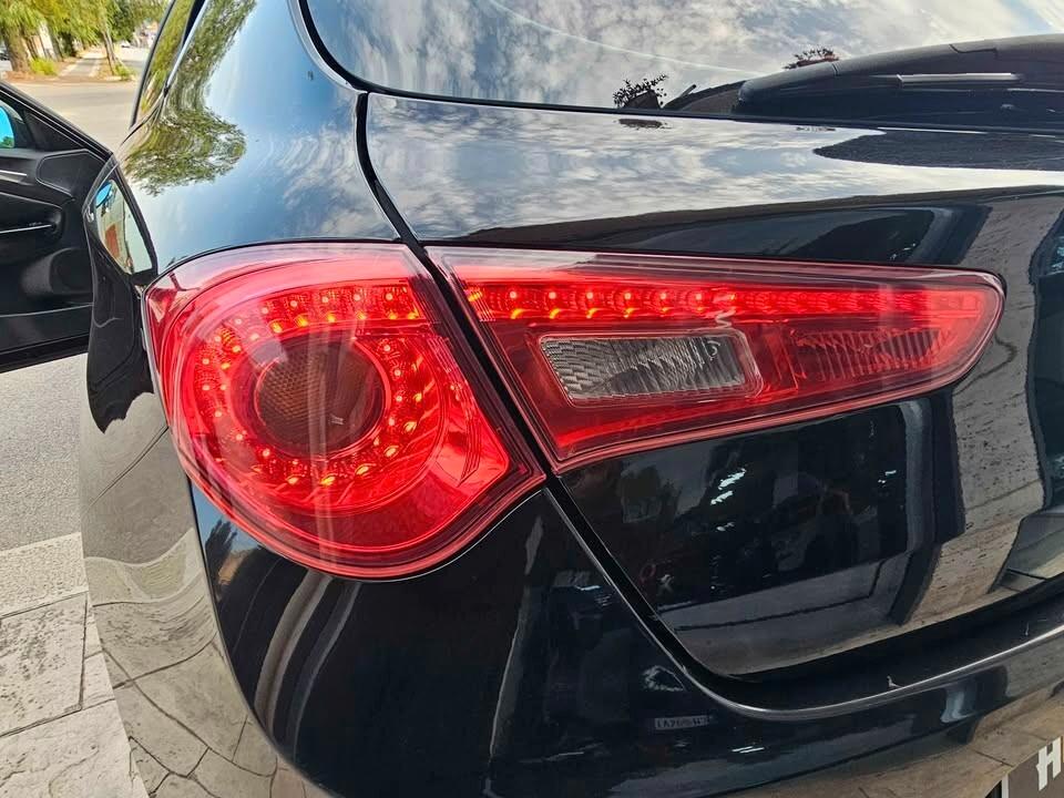 Alfa Romeo Giulietta 2.0 JTDm-2 140 CV Distinctive
