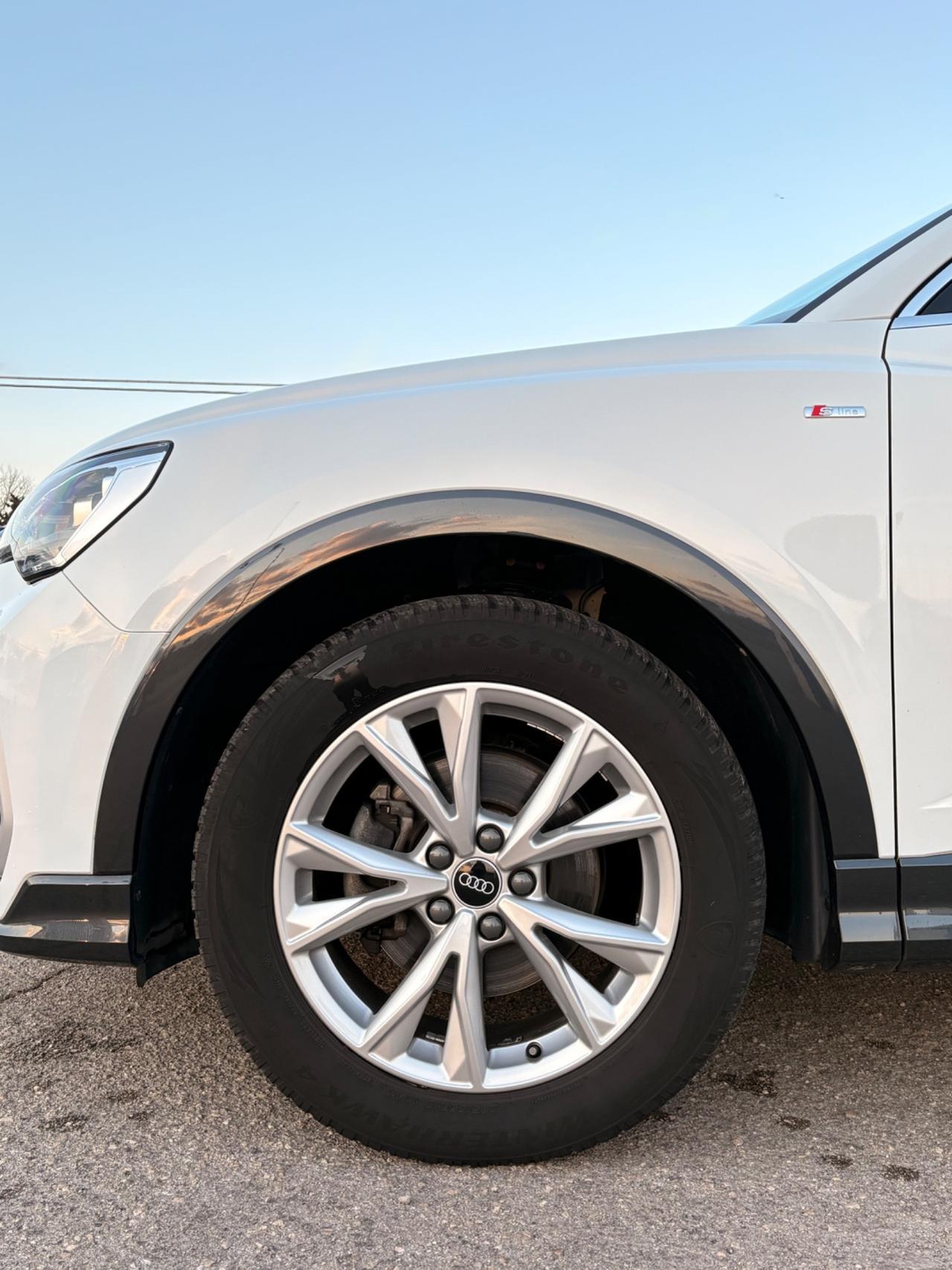 Audi Q3 35 TDI Sportback s line edition