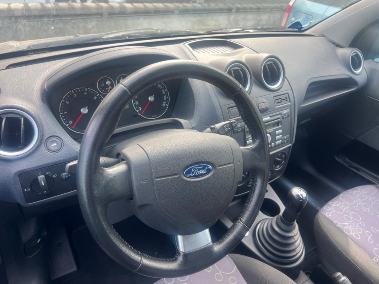 Ford Fiesta 1.2 16V 5p. Ghia 19 mila km