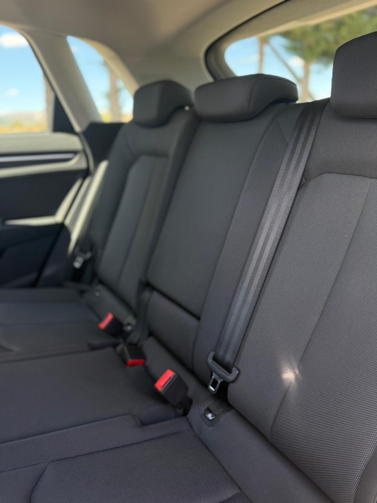Audi Q3 35 TDI S tronic Business