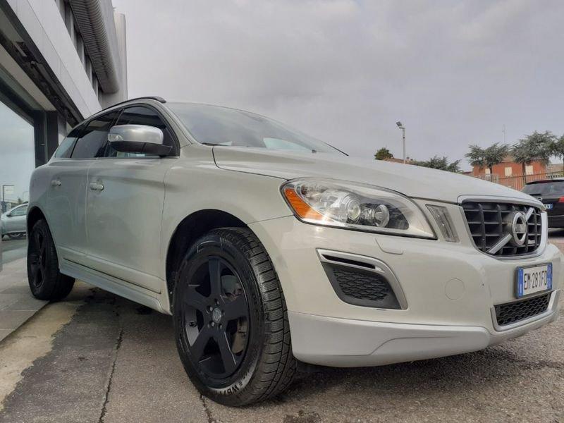 Volvo XC60 D5 AWD Geartronic R-design KM CERTIFIC-GARANZIA
