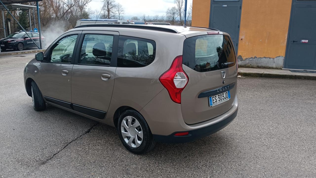 Dacia Lodgy 1.6 benzina/metano km 142.500 pari al nuovo