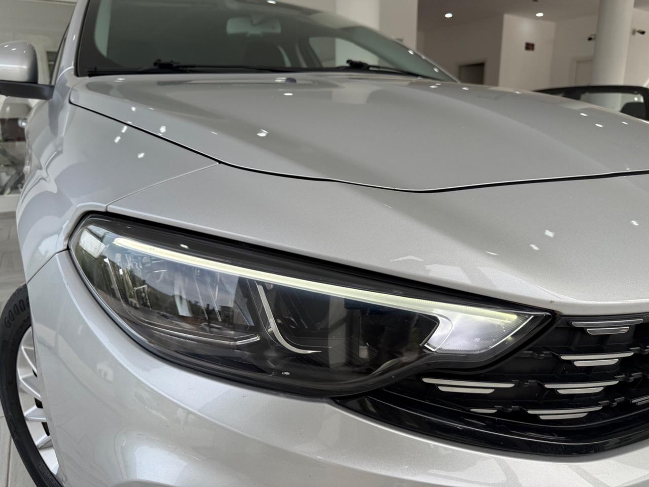 Fiat Tipo 1.6Mjt 5P 130CV LOUNGE+FULL LED/NAV2022
