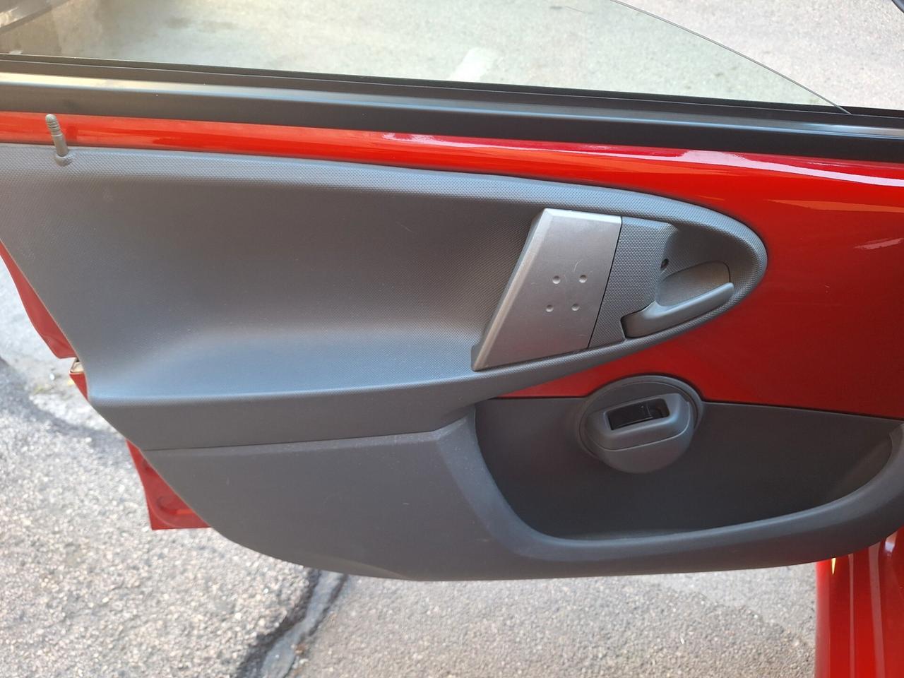 Toyota Aygo 1.0 12V 5 porte