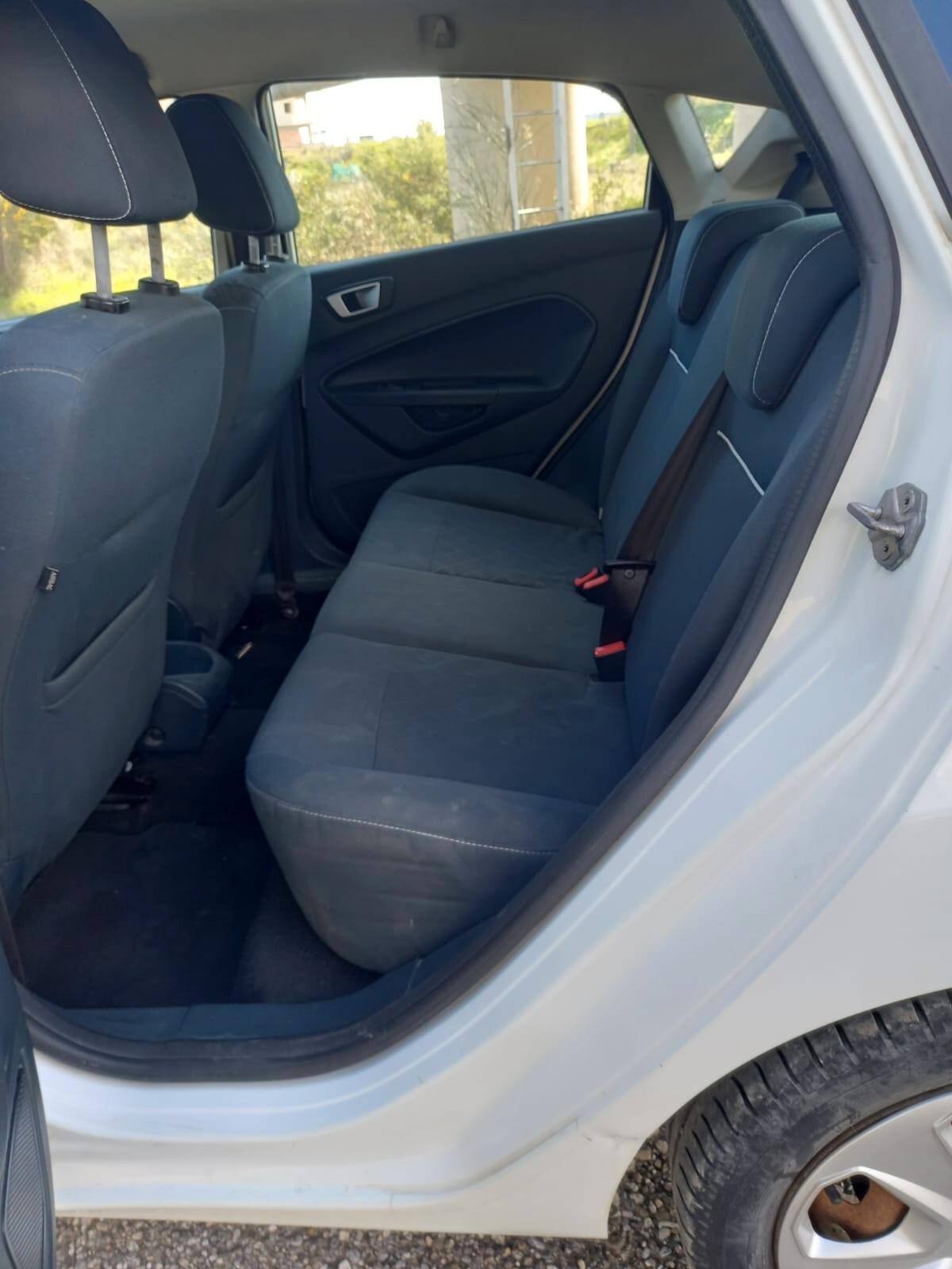 Ford Fiesta 1.4 TDCi 70CV 5 porte Titanium