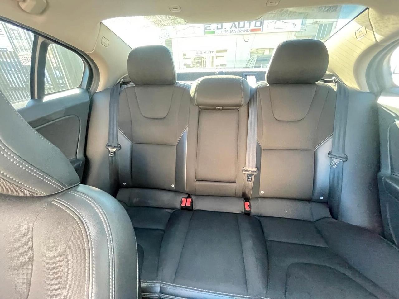 Volvo S60 Cross Country D3 Pro