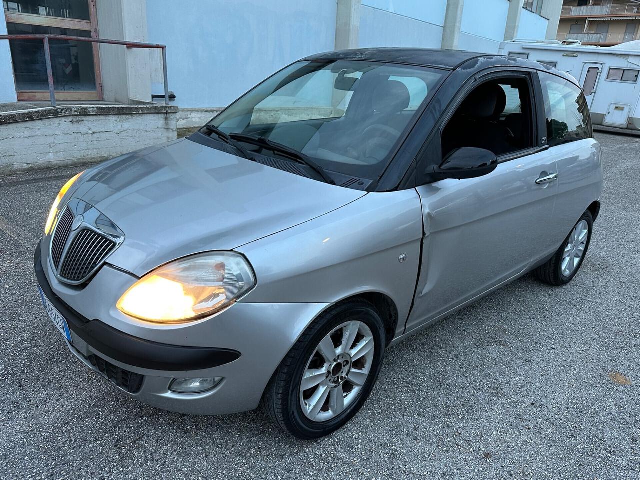Lancia Ypsilon 1.2 16V Momo Design 2006 neopatentati