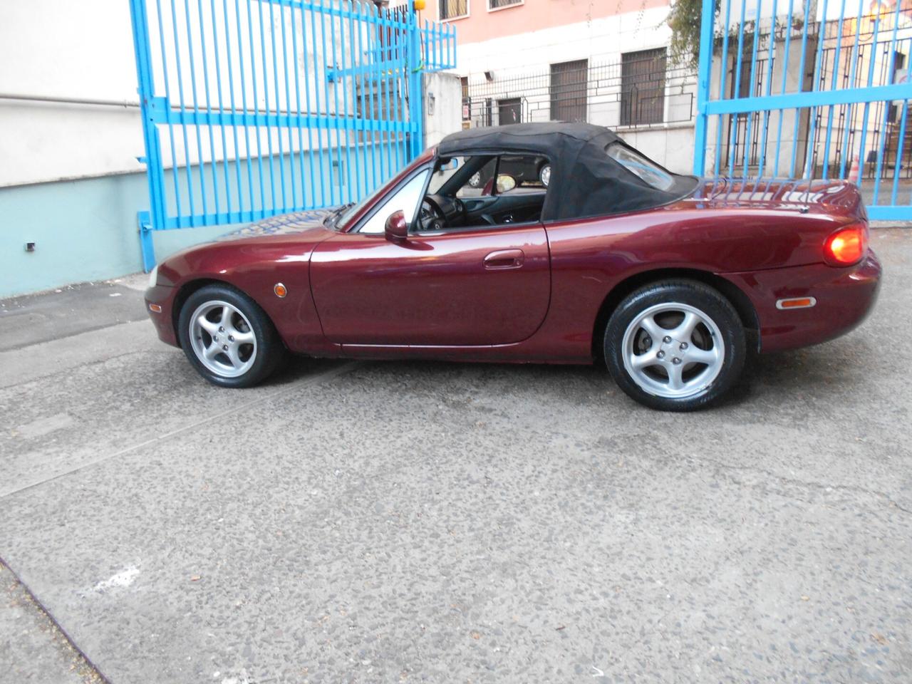 Mazda MX-5 1.6i 16V cat Roma