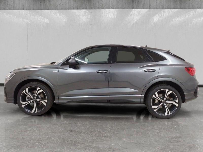 Audi Q3 Sportback 40 2.0 tdi Identity Black quattro 193cv s-tronic