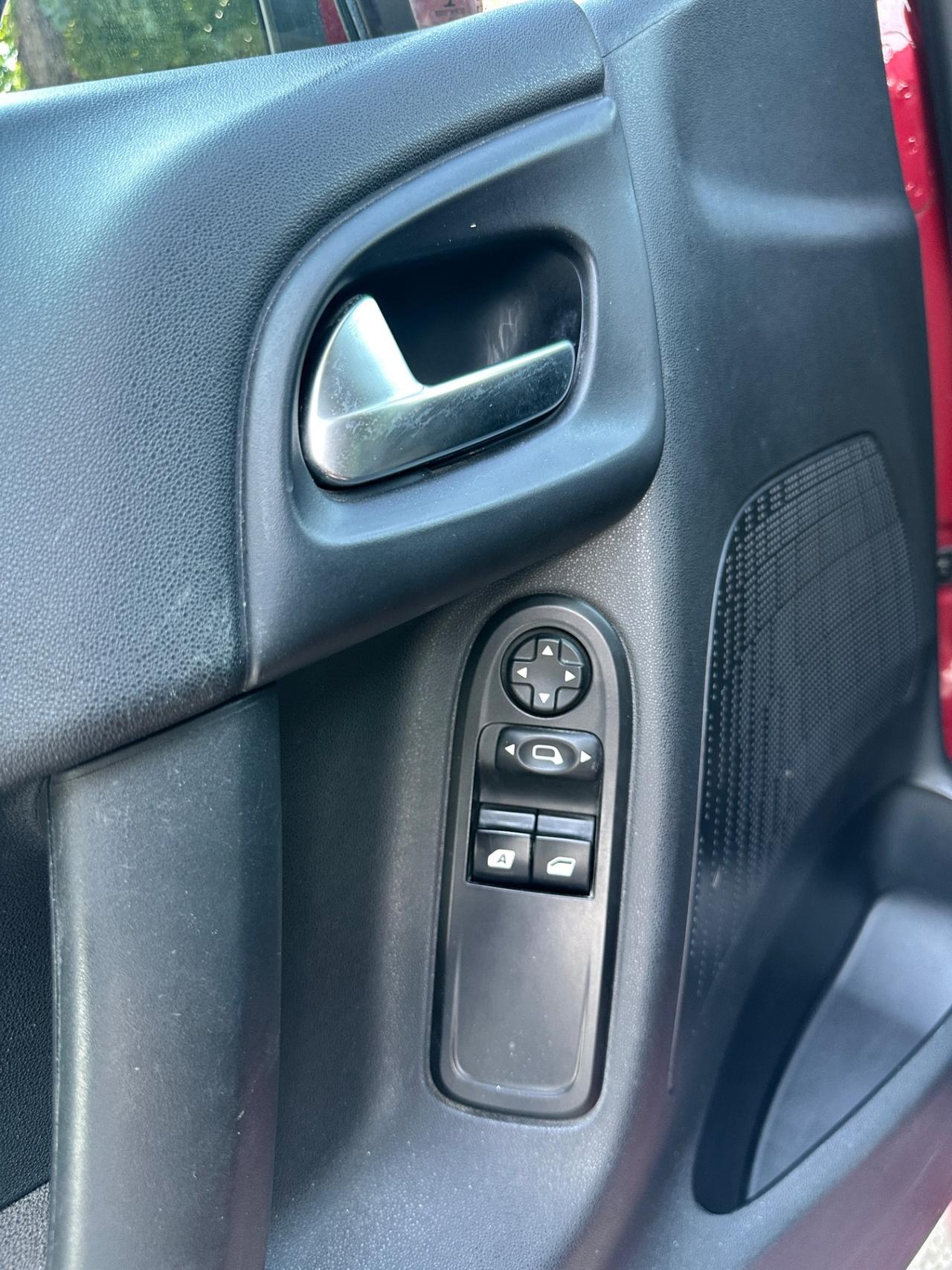 Citroen C3 1.2 VTi 82 Exclusive Benzina Neopatentati