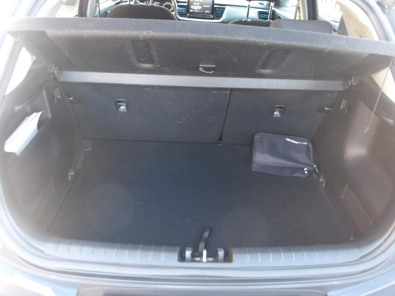 KIA STONIC 1.0 HYBRID-RETROC-28.000 KM-2021