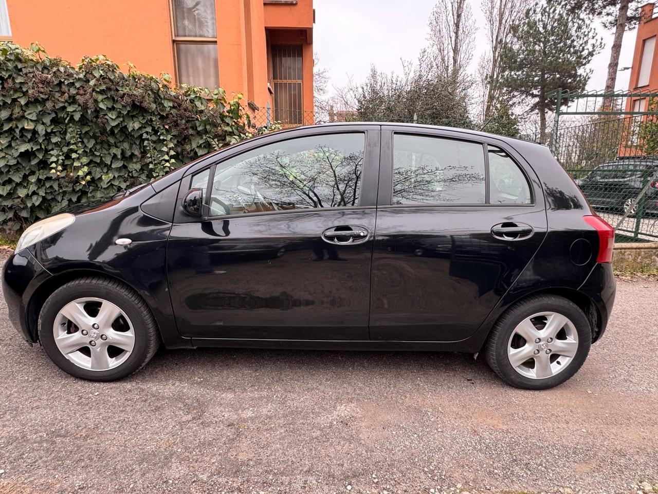 Toyota Yaris 1.3 5 porte