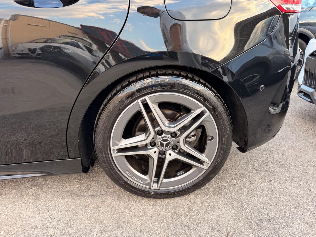 Mercedes-benz B 180 d Automatic Premium AMG KIT LUCI