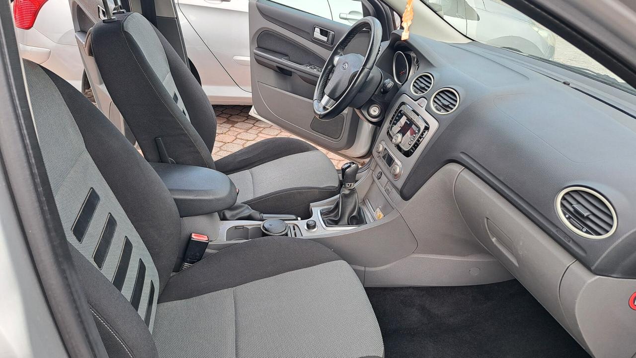 Ford Focus 1.6 (115CV) 5p. Bz.- GPL Ikon