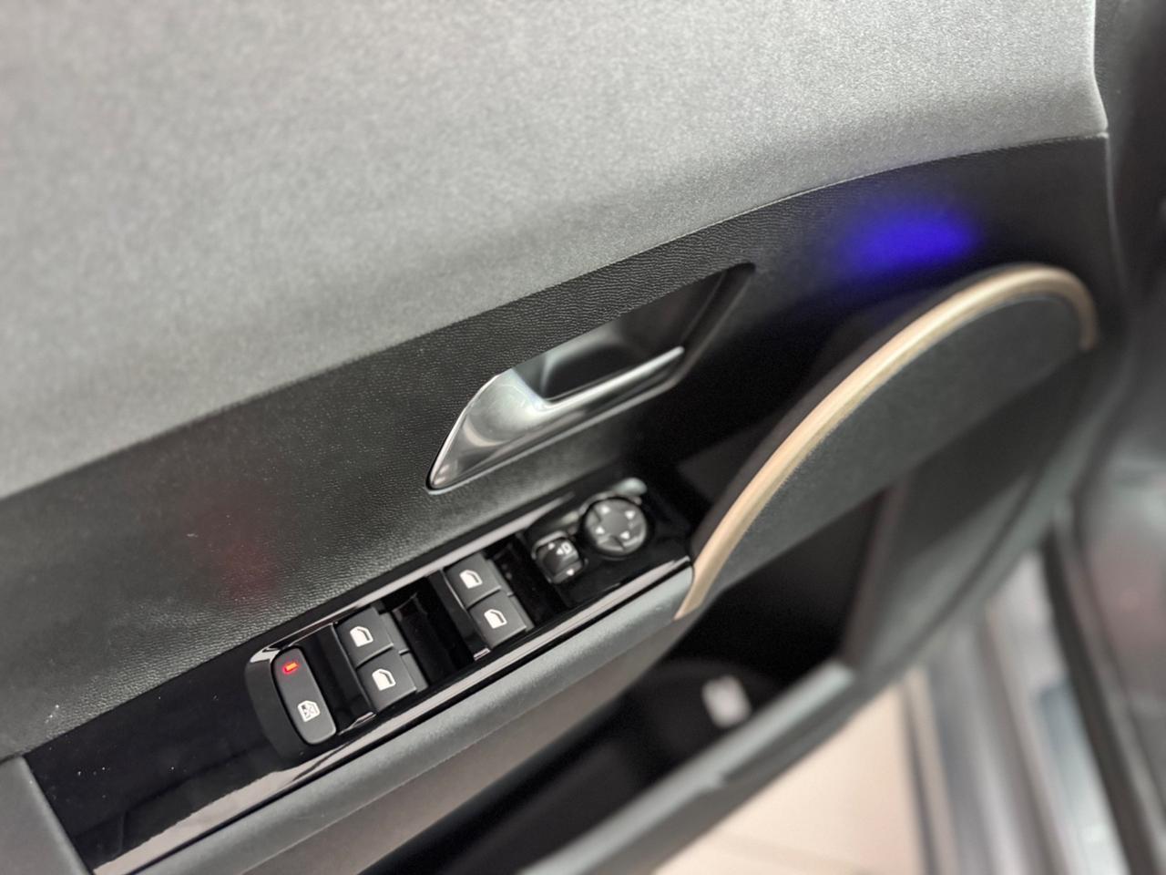 Lancia Ypsilon Hybrid e-DCT Edizione Cassina