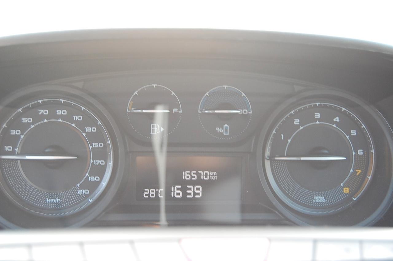 Lancia Ypsilon 1.0 FireFly 5 porte S&S Hybrid Platino