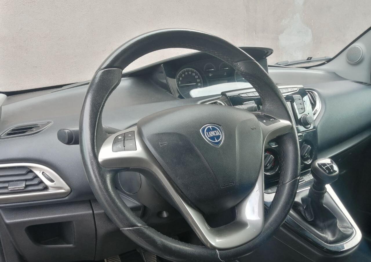 Lancia Ypsilon 1.3 MJT 95 CV 5 porte Gold