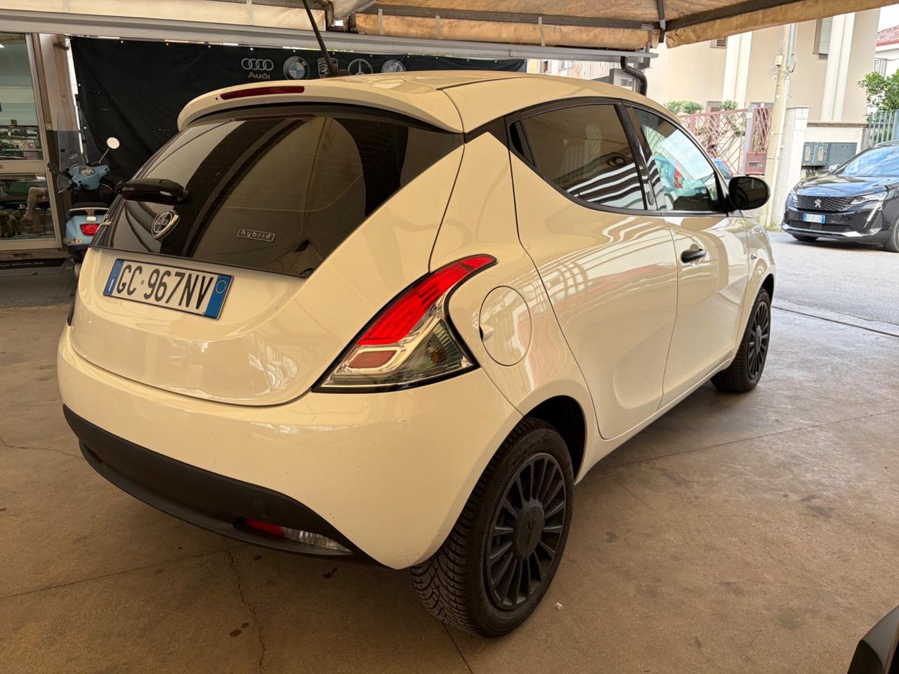Lancia Ypsilon 1.0 FireFly 5 porte S&S Hybrid Ecochic Gold