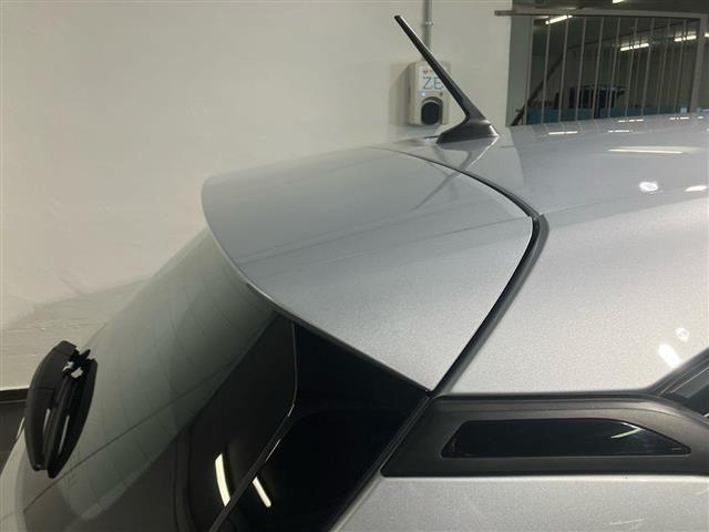 RENAULT Captur 1.6 E-Tech hybrid Zen 145cv auto
