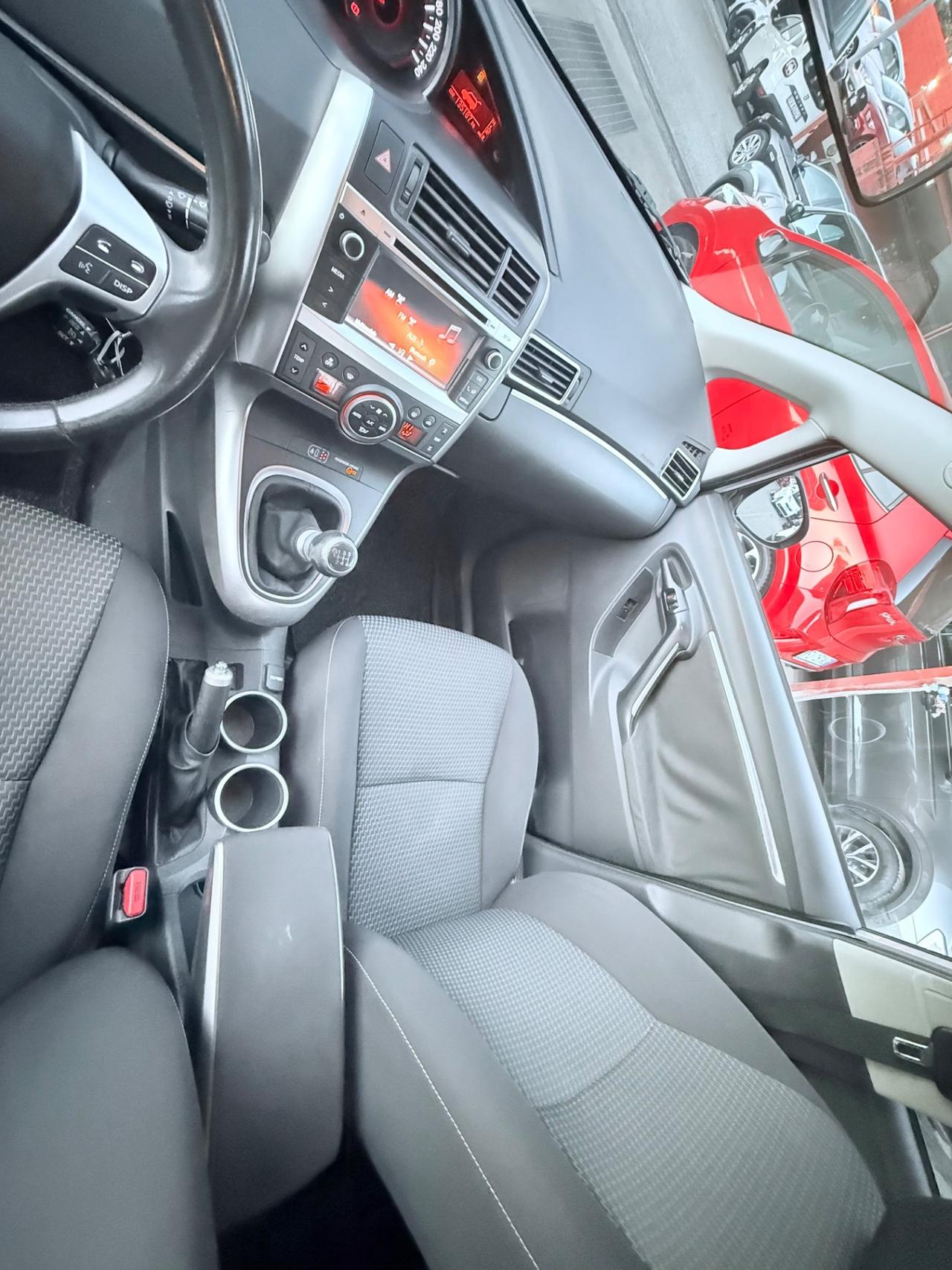 Verso 1.6 D-4D Style 7 posti-unipro-rate-garanzia