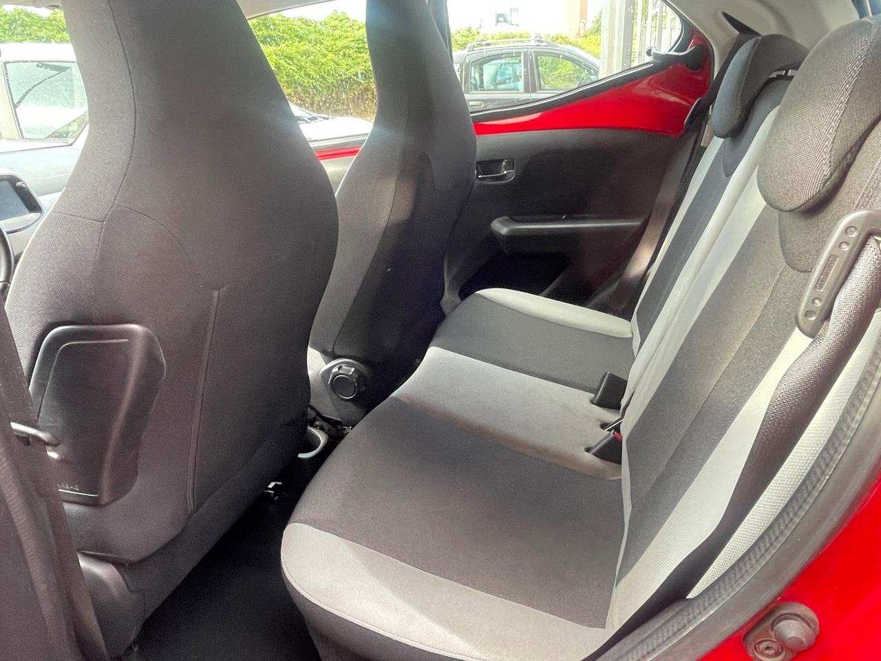 Toyota Aygo 1.0 VVT-i 69 CV 5 porte x-cite TSS