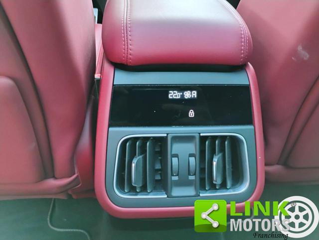 MASERATI Grecale Folgore