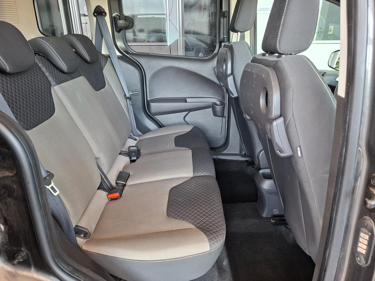 Ford Tourneo Courier 1.0 EcoBoost 100 CV Sport