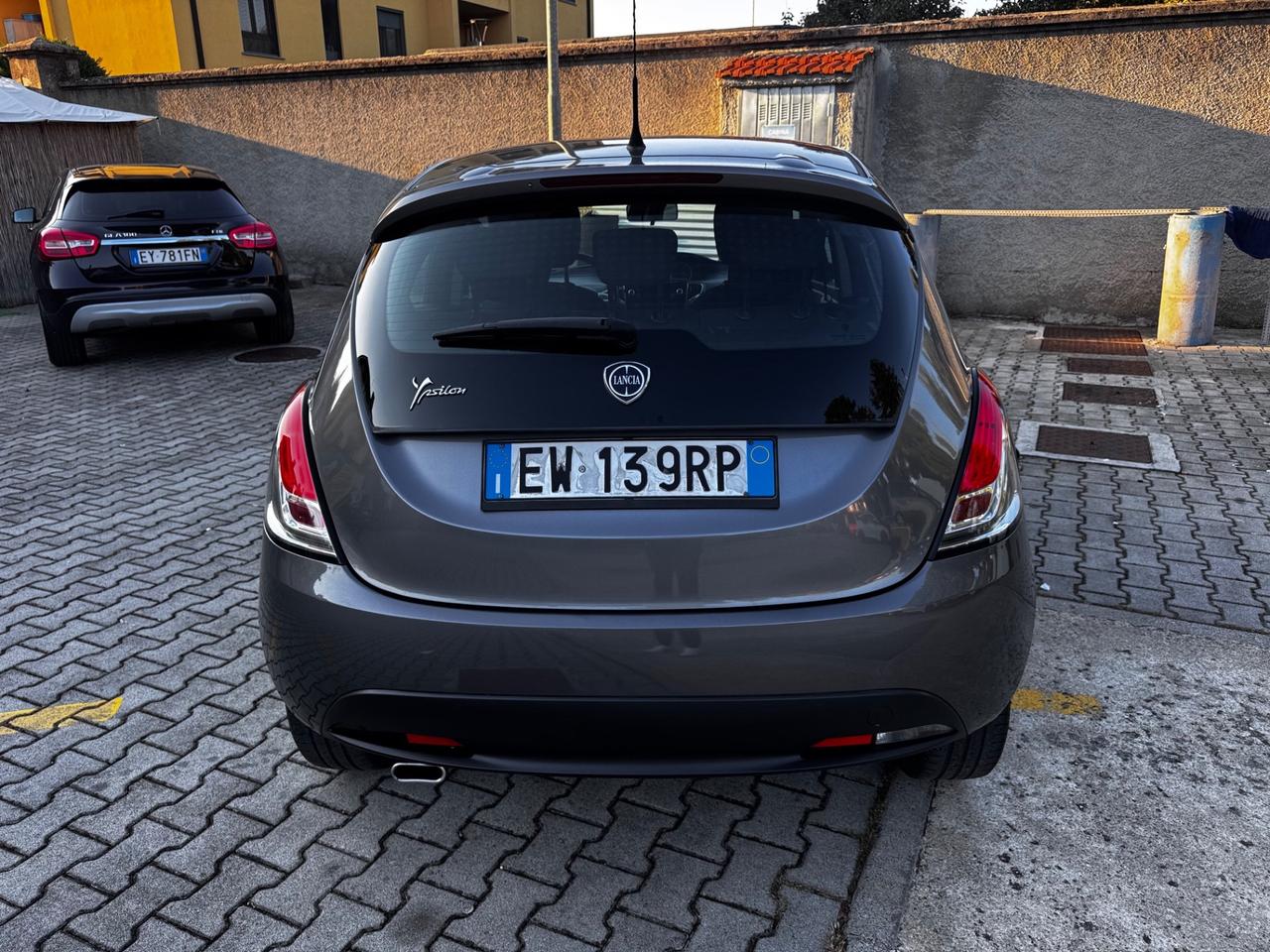 Lancia Ypsilon 1.2 69 CV 5 porte Platinum neopatentati