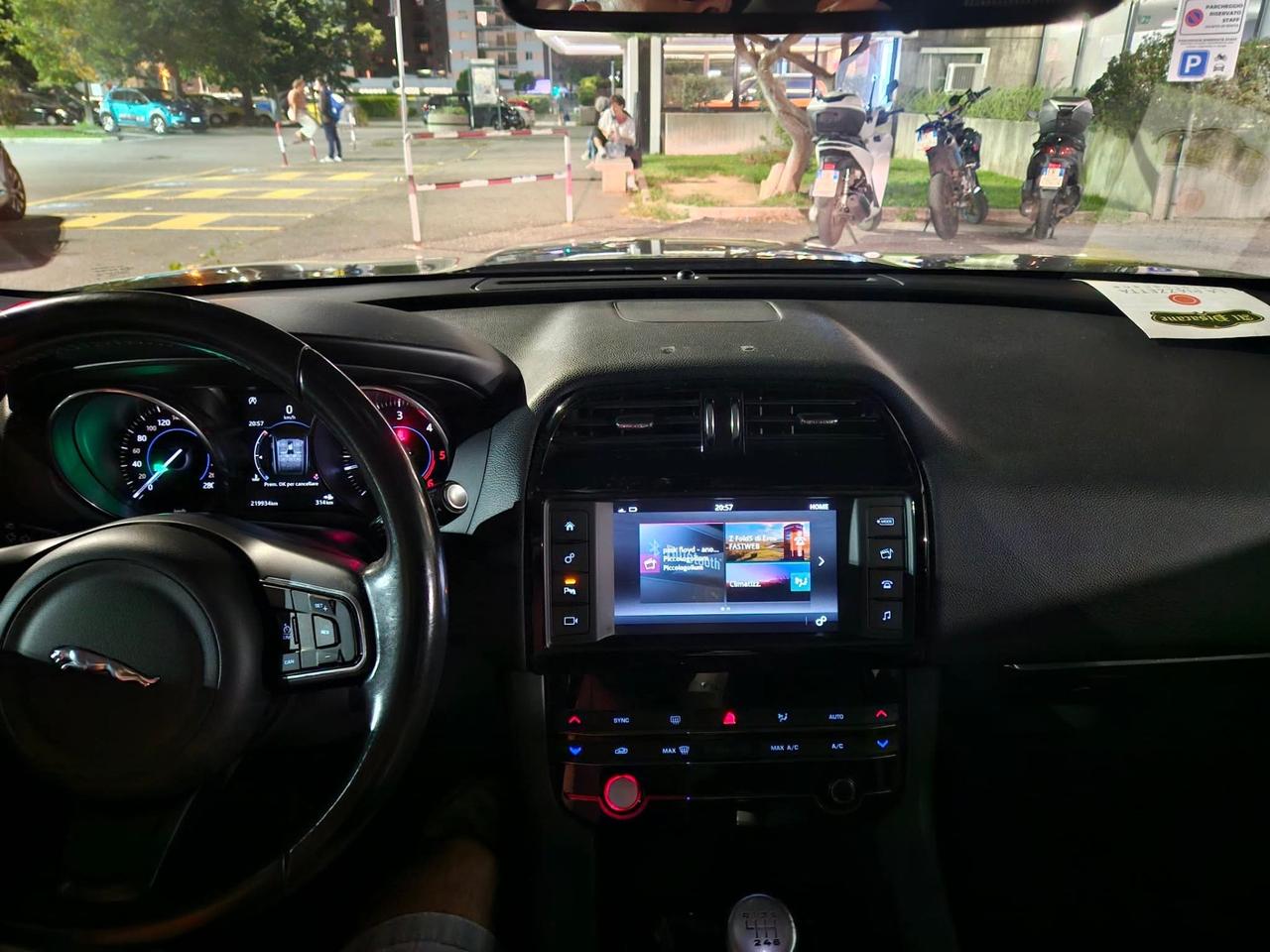 Jaguar F-Pace 2.0 D 180 CV AWD - 2017 euro6