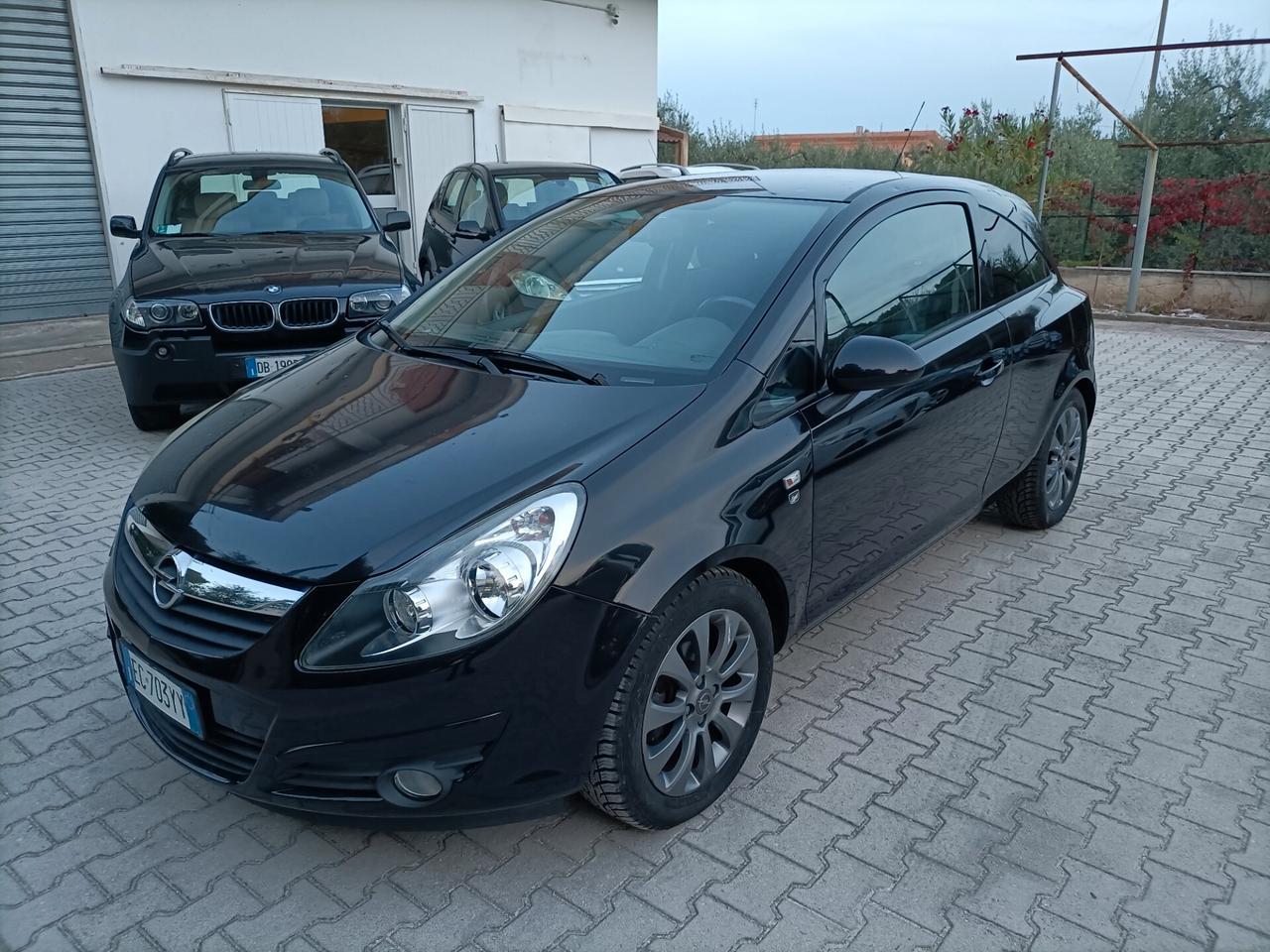 Opel Corsa 1.2 3 porte Sport