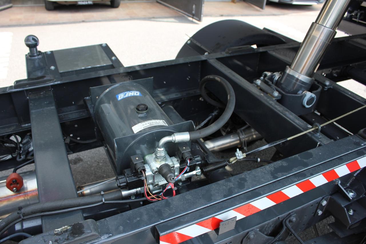 Iveco Daily 35C14H 2.3 HPT RIBALTABILE TRILATERALE PASSO 3000