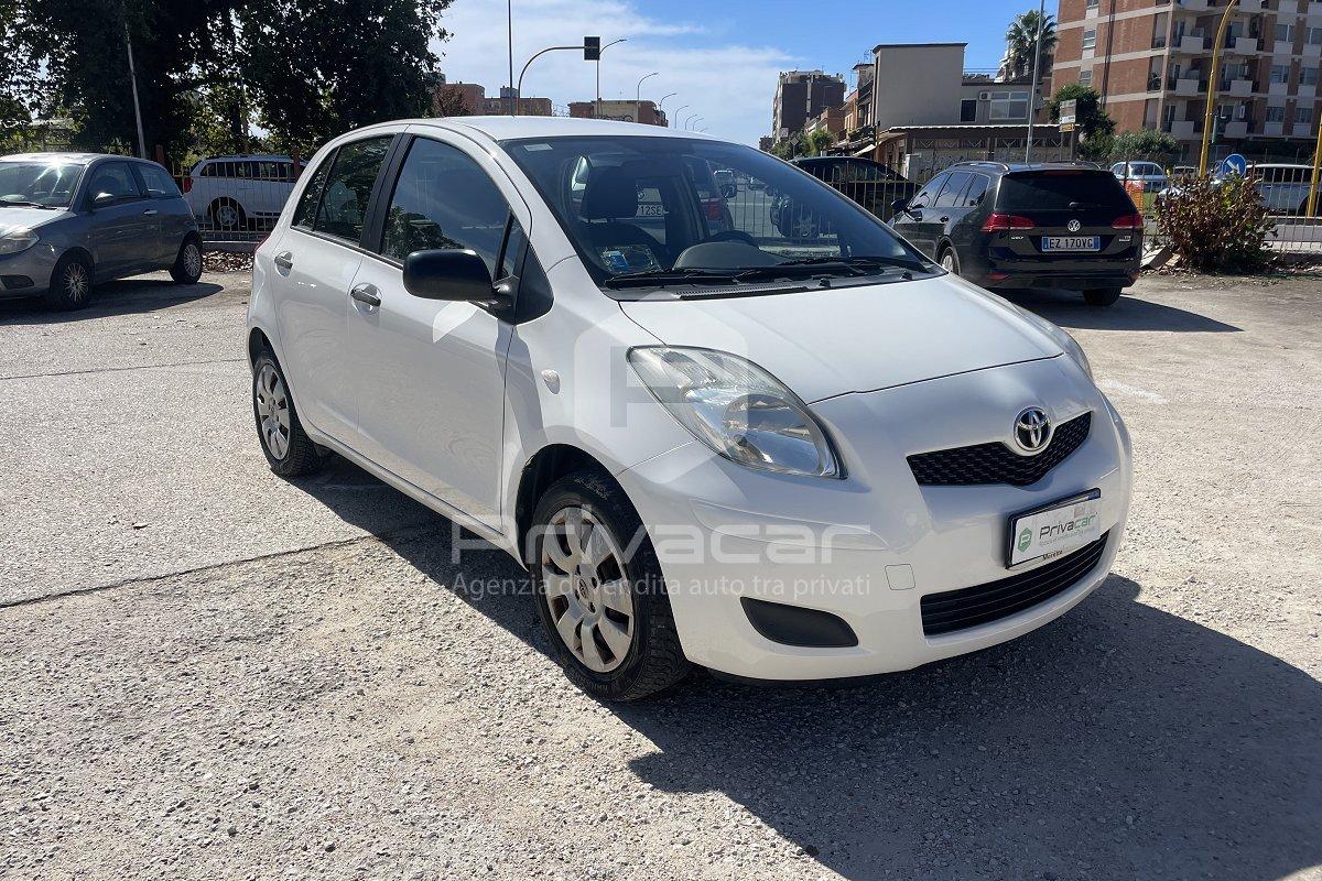 TOYOTA Yaris 1.0 5 porte Now