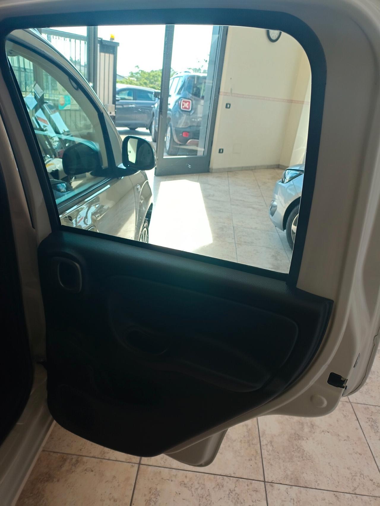 Fiat Panda versione lounge natural power