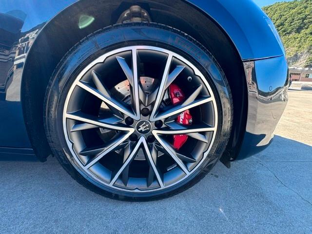 Maserati Ghibli V6 430 CV AWD Modena