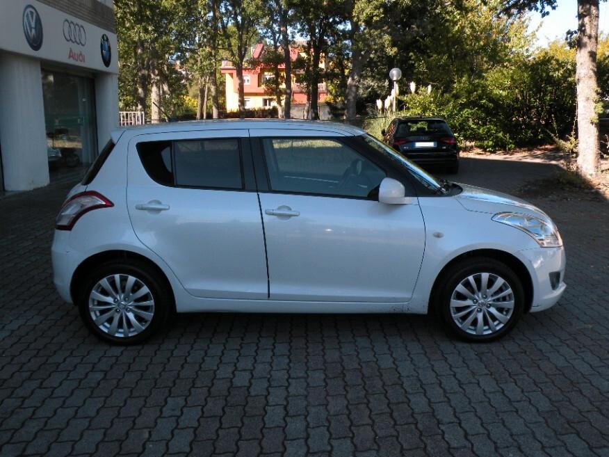 SUZUKI SWIFT 1.2 VVT 94CV 4WD Top 2011