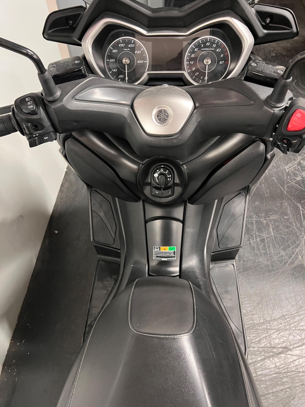 Yamaha X-Max 125