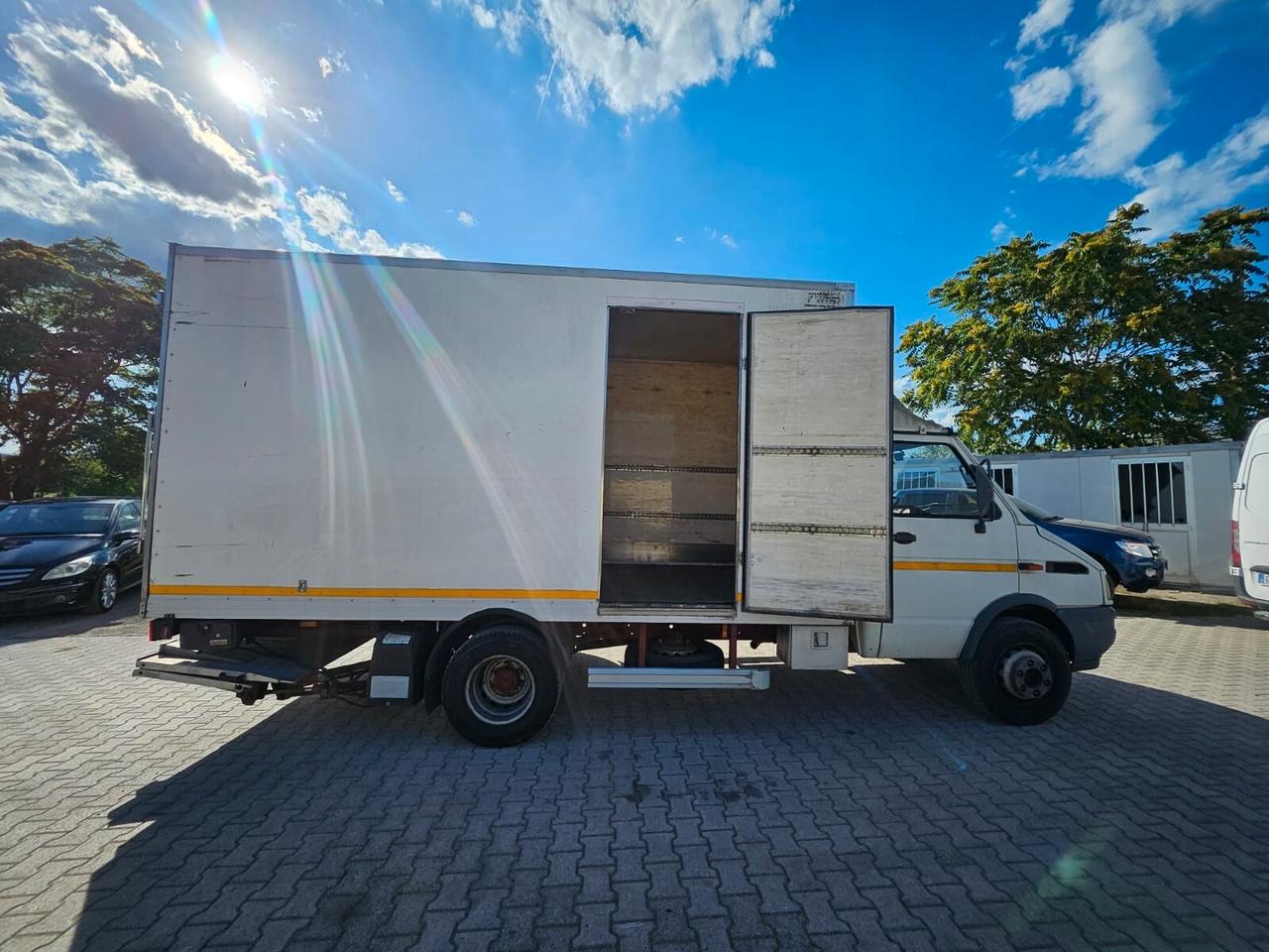 Iveco Daily SPONDA CARICATRICE CENTINA FIORI PATENTE C