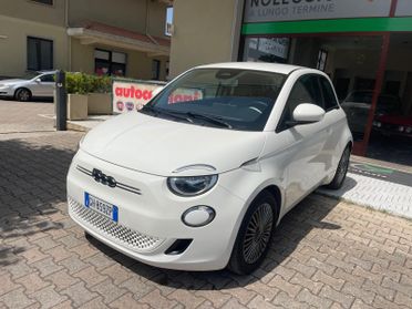 Fiat 500 500e Berlina 42 kWh La Prima
