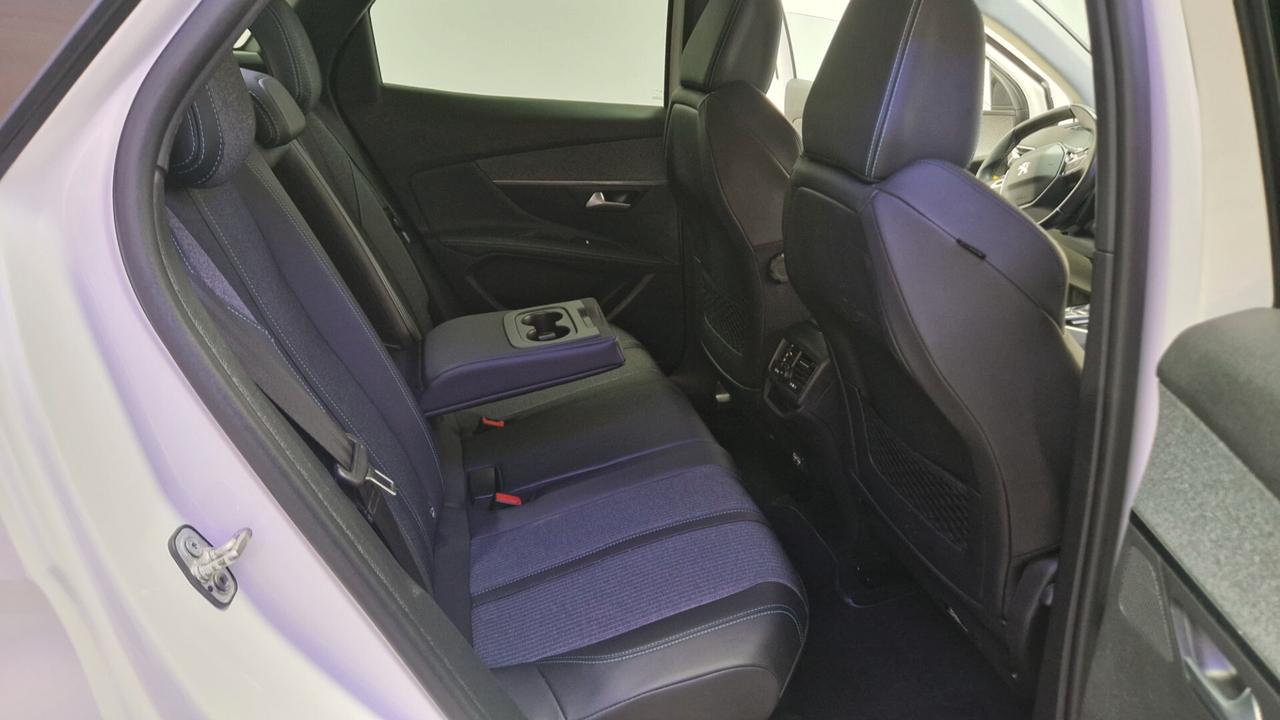 Peugeot 3008 BlueHDi 130 S&S EAT8 Active Pack