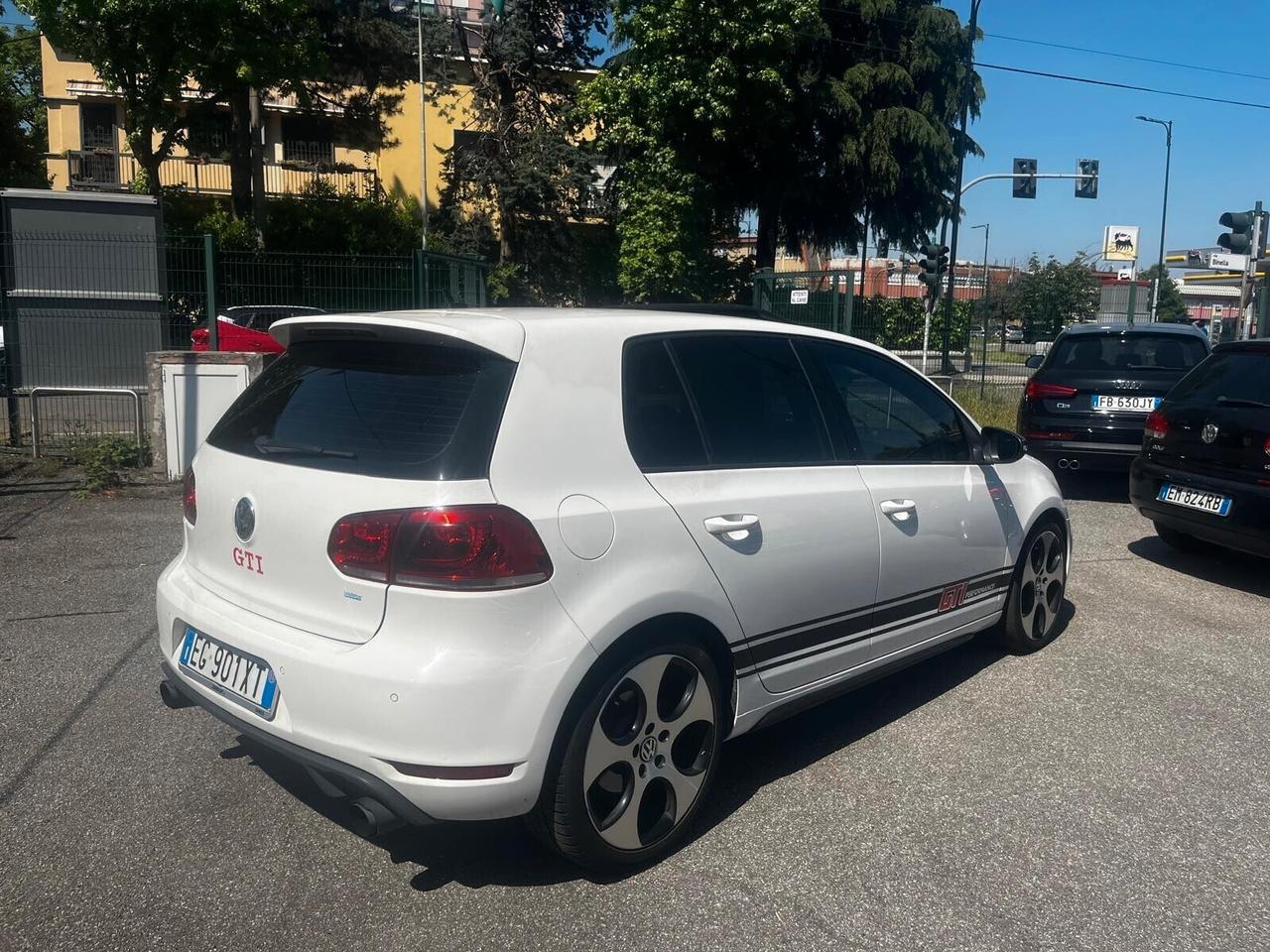 Volkswagen Golf GTI 2.0 TSI DSG 5p. - 2011