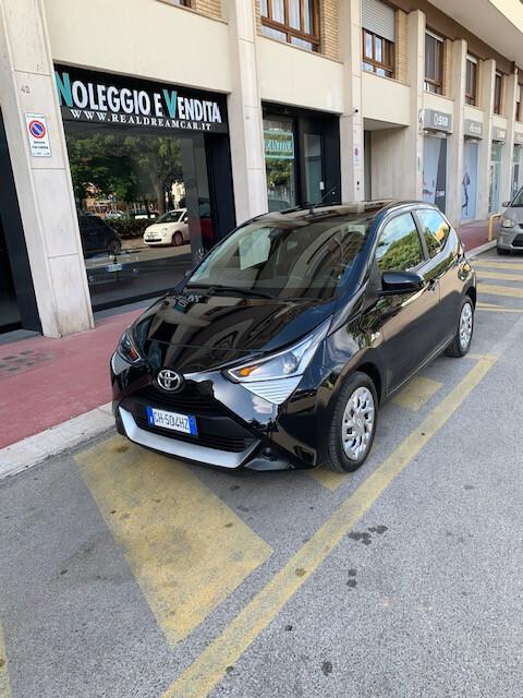 Toyota Aygo Connect 1.0 VVT-i 72 CV 5 porte x-cool