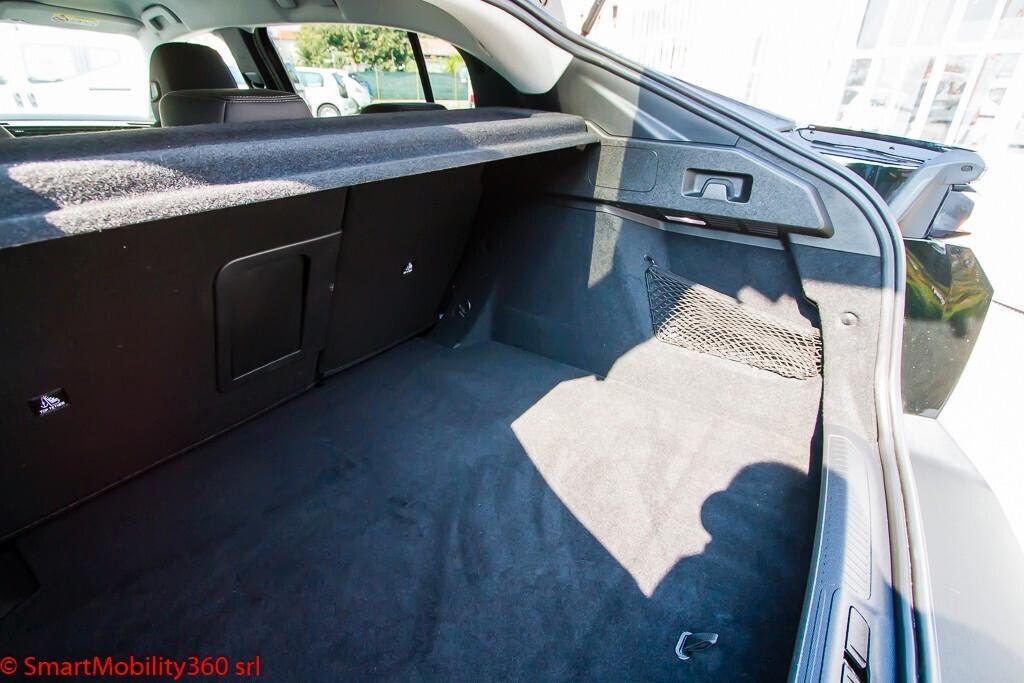 Peugeot 408 Hybrid 136 e-DCS6 Allure - Ok neopatentati!!!