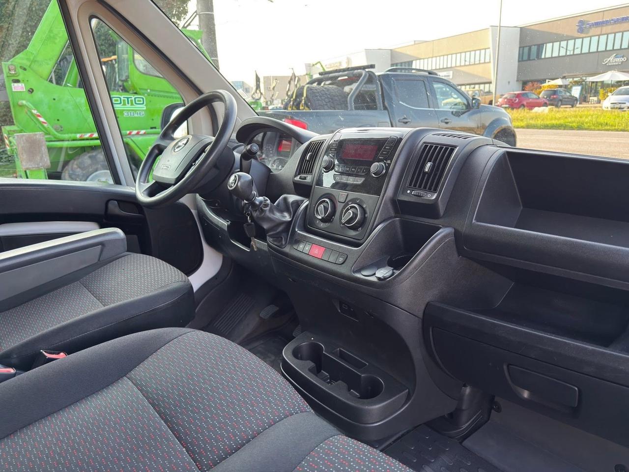 Furgone cassonato OPEL MOVANO - 7 POSTI